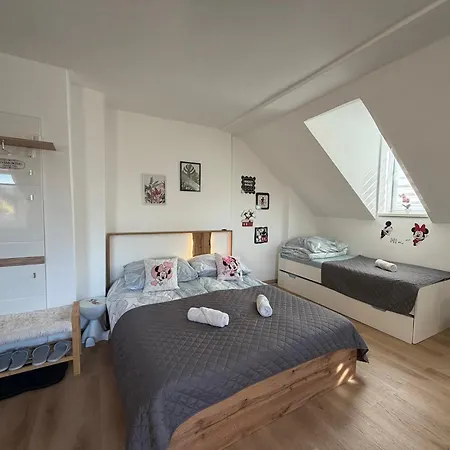 Tiffany Apartment *